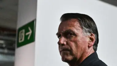 Moraes dá 48h para Bolsonaro explicar violação de cautelares que pode levar à prisão preventiva