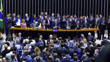 Câmara aprova urgência para projeto que amplia isenção do Imposto de Renda até R$ 5 mil.