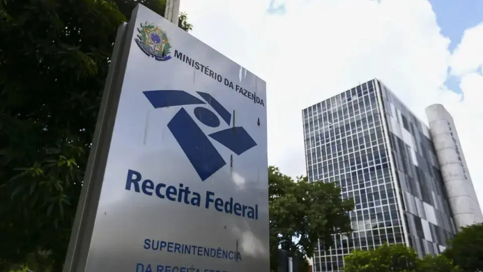 Com Bets e IOF, Receita Federal arrecada R$ 254,2 bilhões em julho e atinge recorde histórico.