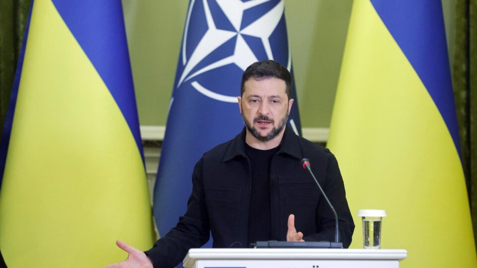 Zelensky diz que só Trump pode parar Putin e reitera disposição da Ucrânia para negociar