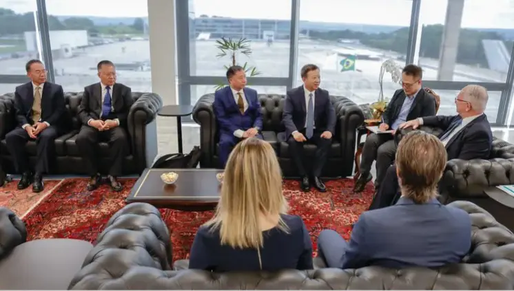 Magistrados do Supremo Tribunal Popular da China foram recebidos pelo vice-presidente do STF, Edson Fachin, em abril deste ano