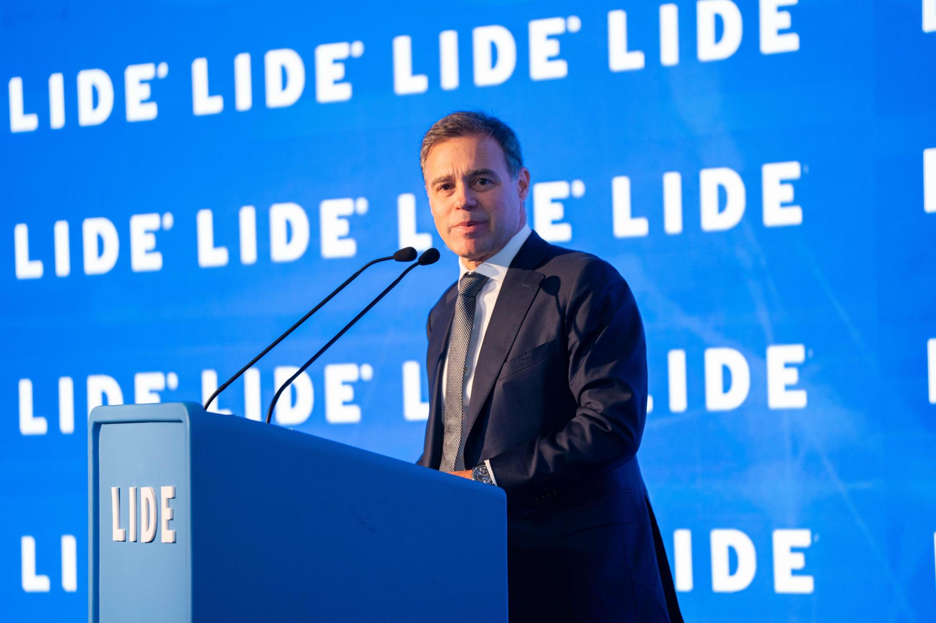 André Mendonça defende autocontenção do Judiciário em evento no Rio.