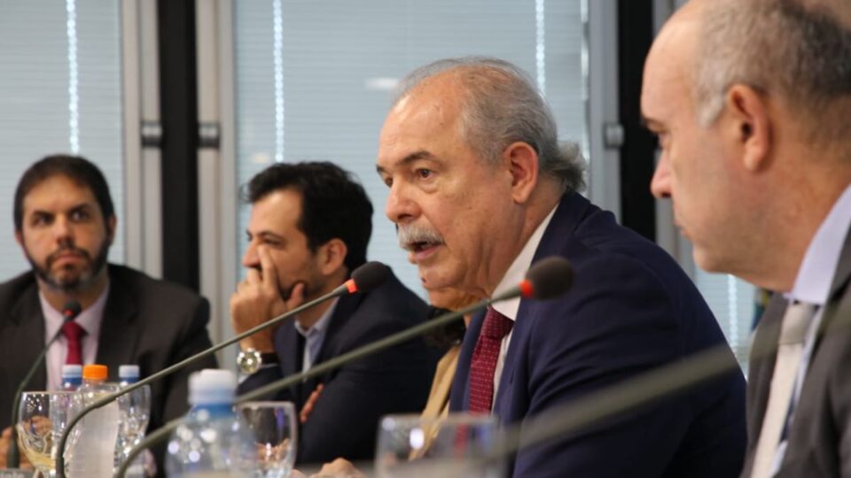 BNDES e governo anunciam crédito para empresas afetadas por tarifaço americano