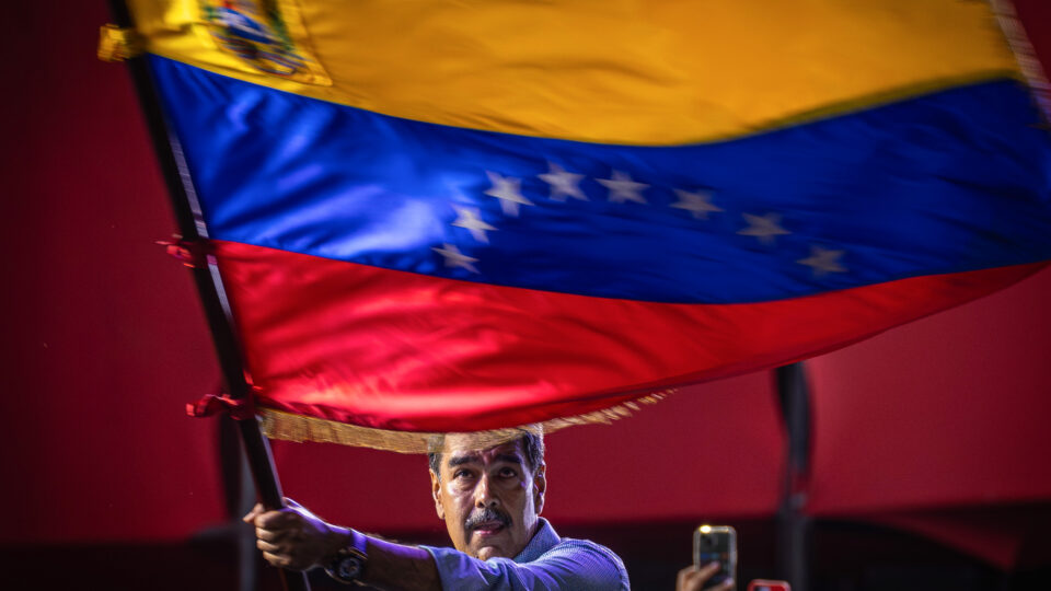 Maduro acusa a Casa Branca de buscar “mudança de regime” de maneira “terrorista”