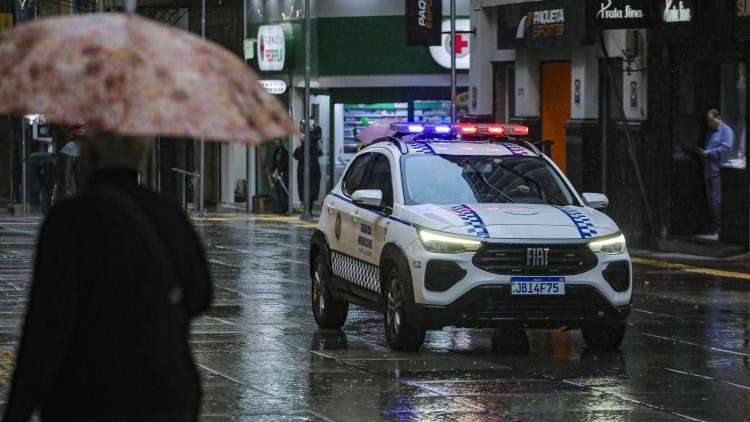 Entre sexta (22) e sábado (23) o volume de chuva em Porto Alegre foi equivalente ao previsto para todo o mês de agosto