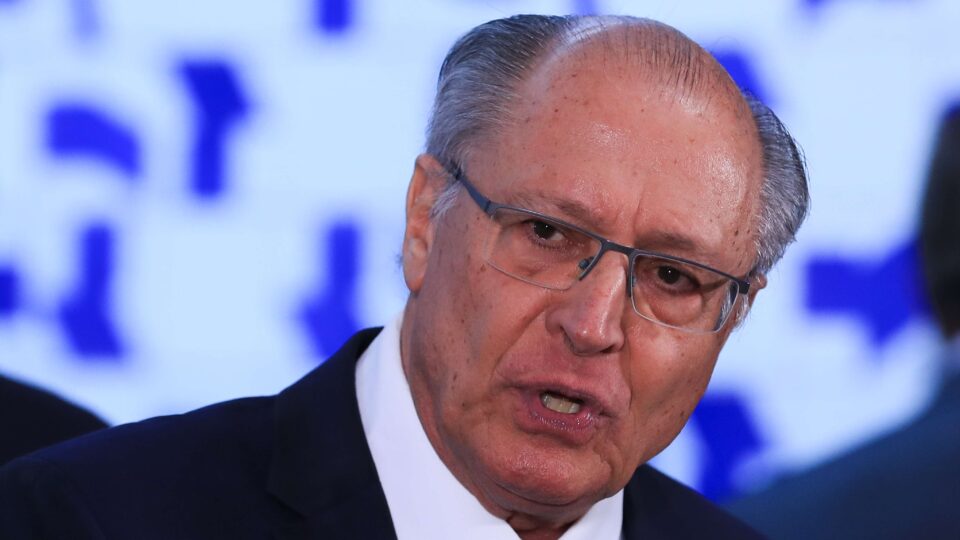 “Se depender de nós, o tarifaço acaba amanhã”, afirma Alckmin