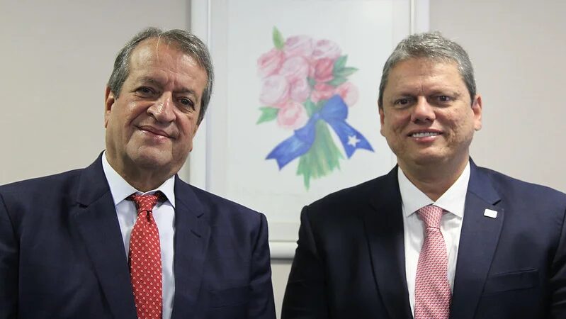 Costa Neto, presidente do PL afirmou que Tarcísio de Freitas deve se filiar ao PL caso concorra à Presidência em 2026.