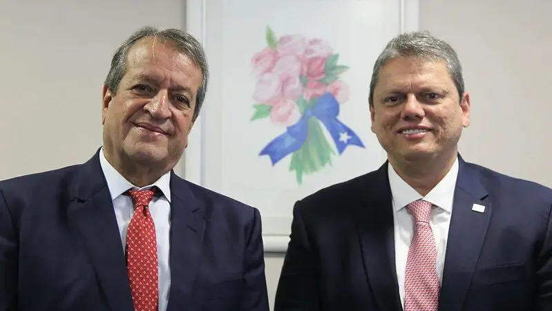 Costa Neto, presidente do PL afirmou que Tarcísio de Freitas deve se filiar ao PL caso concorra à Presidência em 2026.