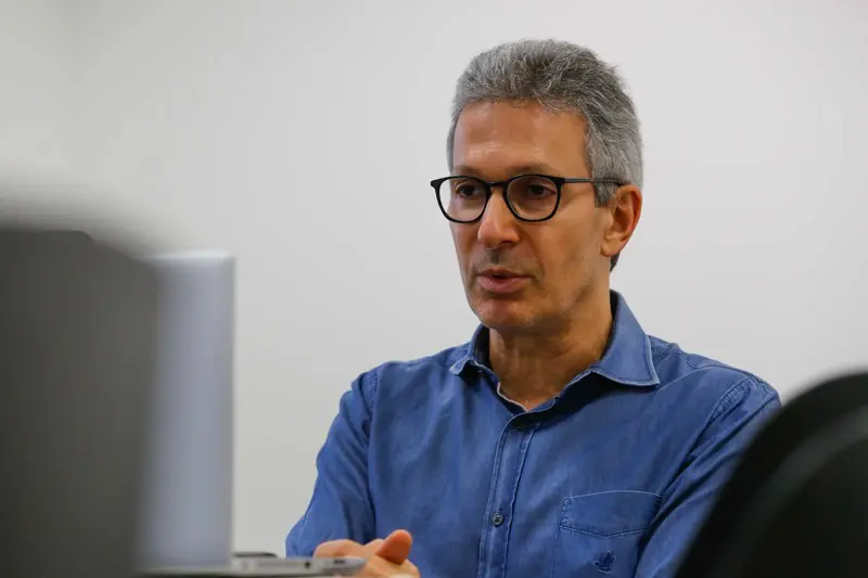 Zema dispara contra STF, pede anistia a Bolsonaro e projeta união da direita em 2026.