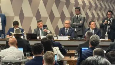 Senadores e deputados abrem trabralhos da CPMI do INSS