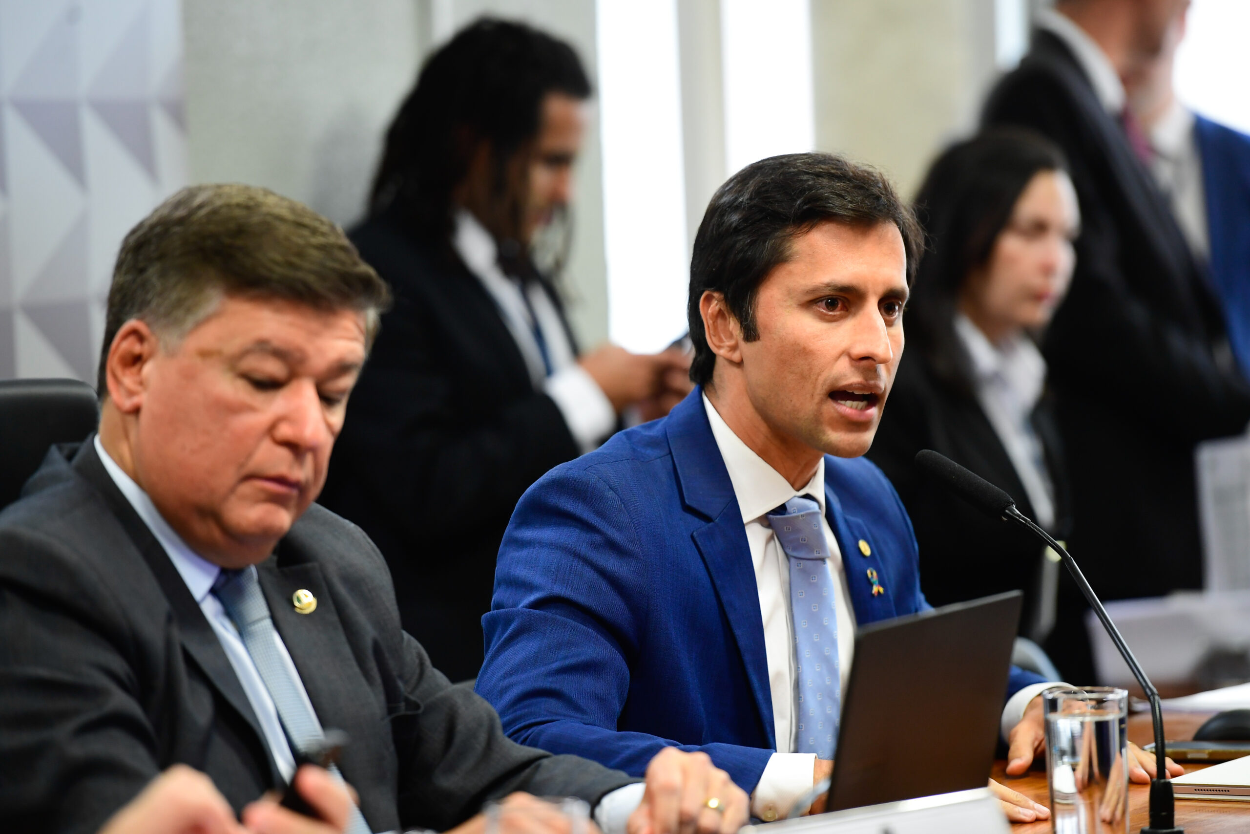 CPMI do INSS começa em clima de embate e promete investigar 4 governos