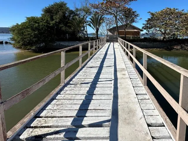 ilha à venda em Florianópolis