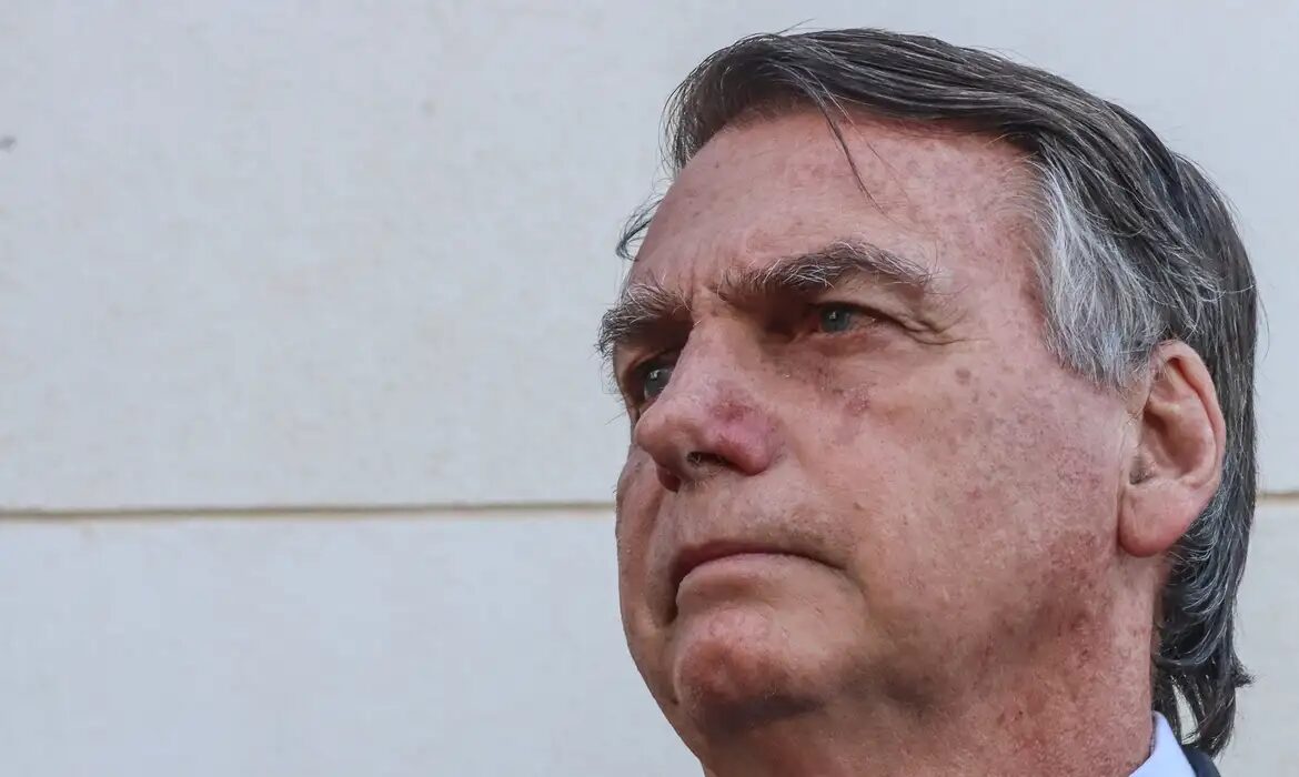 “Esculacho e humilhação” – aponta a família Bolsonaro sobre monitoramento 24h