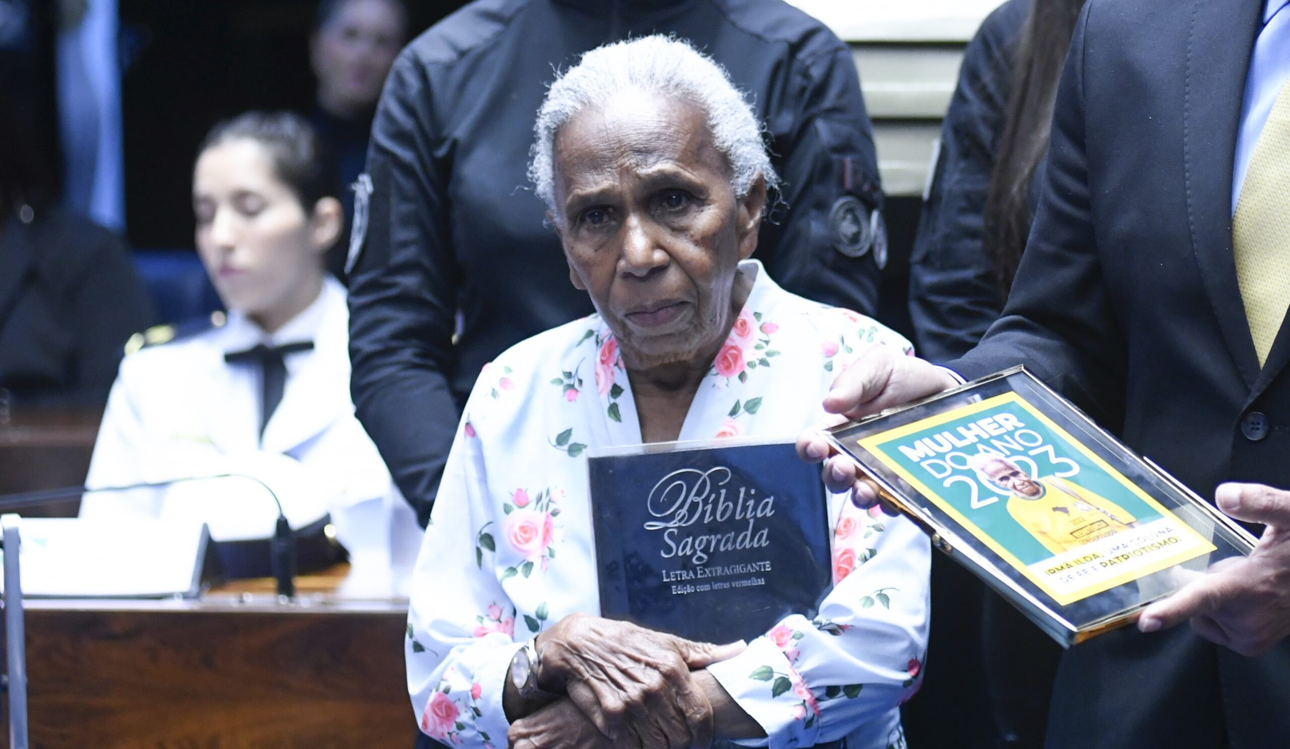 Irmã Ilda, a “senhorinha da Bíblia” que virou símbolo da anistia, conta o que aconteceu no dia 8 de janeiro