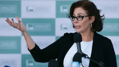 Defesa de Zambelli critica AGU e denuncia vazamento de parecer do MP italiano