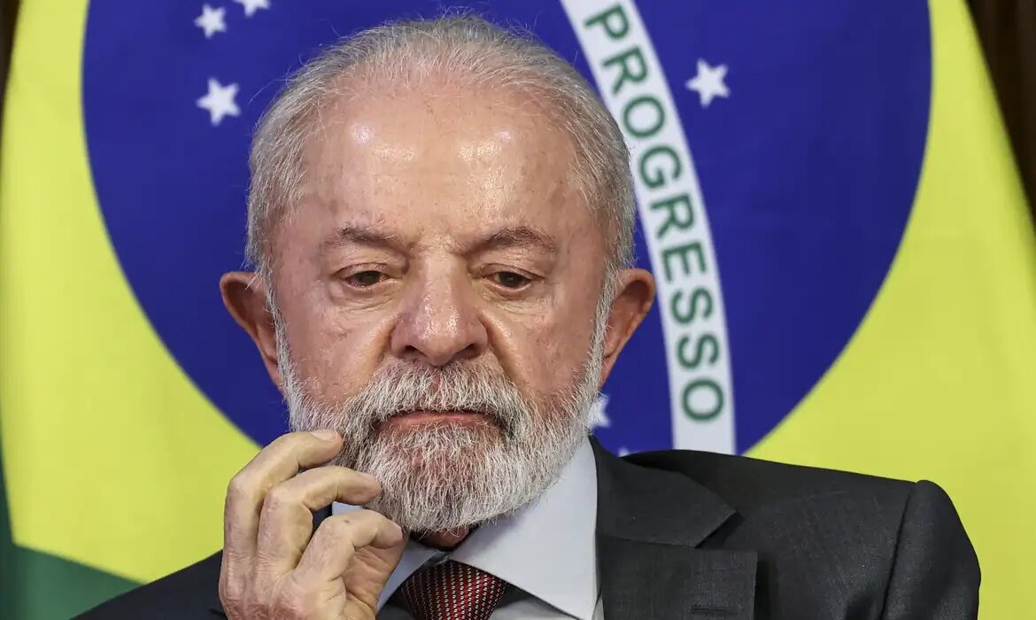 Lula aciona Lei da Reciprocidade contra tarifas de Trump aos produtos brasileiros