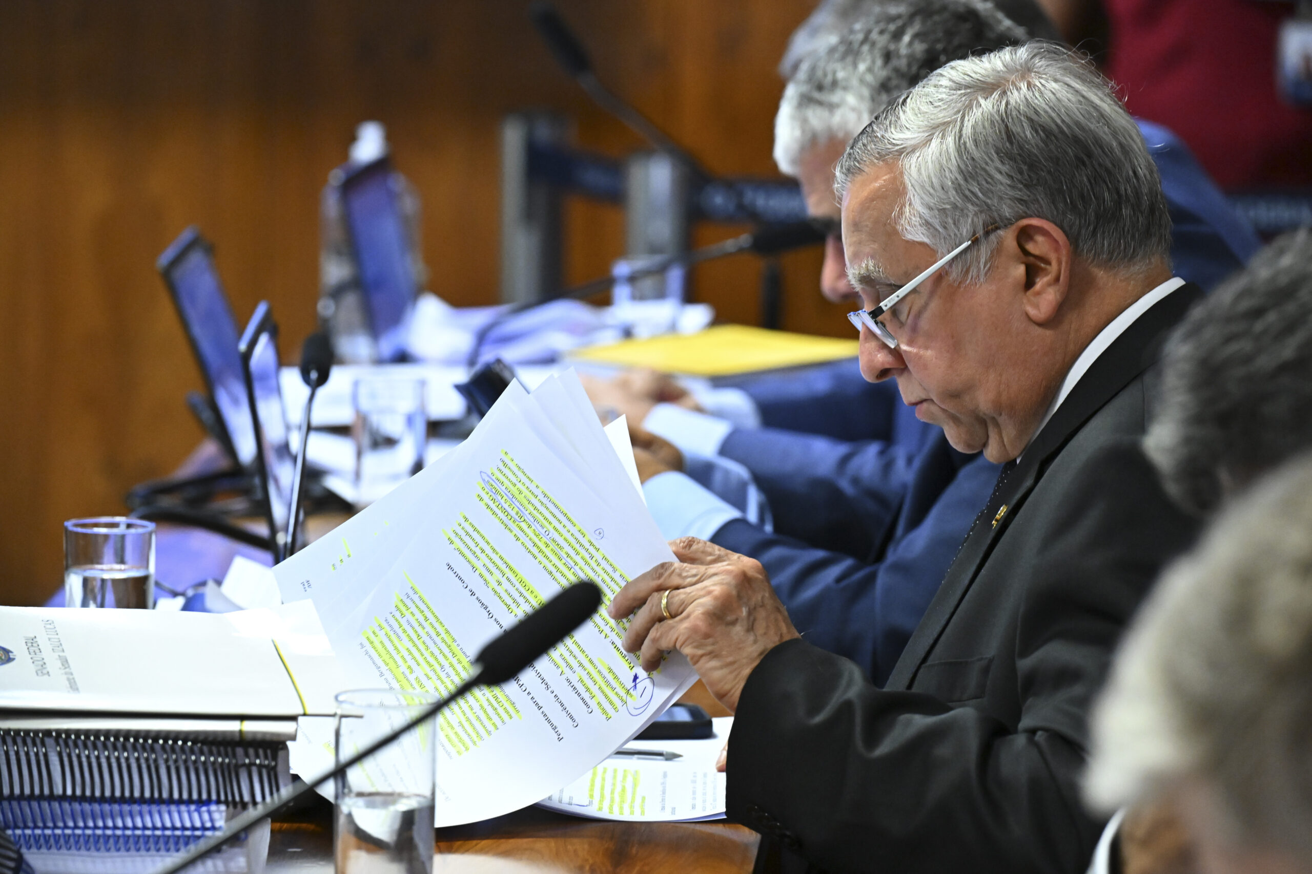 Senador Izalci Lucas solicitou detalhes sobre as visitas do “careca do INSS” à autarquia federal entre 2019 e 2025