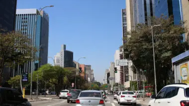 Operação Carbono Oculto atinge a REAG Investimentos, de João Carlos Mansur, dirigente do Palmeiras. Ação investiga PCC, setor de combustíveis e empresas da Faria Lima.