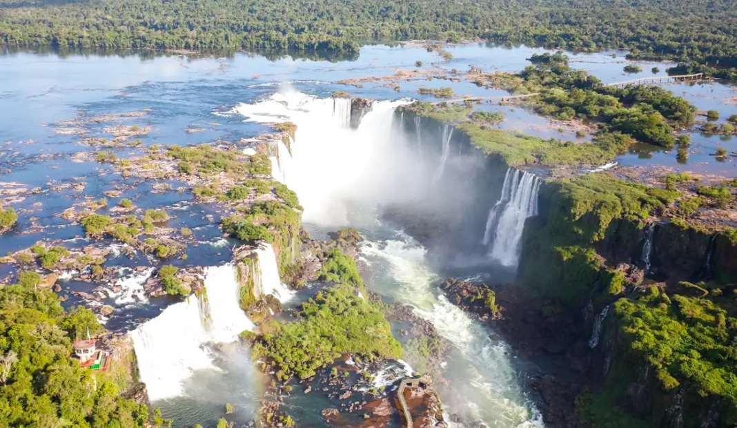 Foz do Iguaçu (PR) passa pela maior transformação e expansão turística e de obras estruturantes na história recente da cidade.