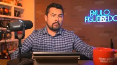 Julgamento de Bolsonaro pode gerar novas sanções e penalidades, com repercussão no Brasil e no exterior, segundo Paulo Figueiredo.