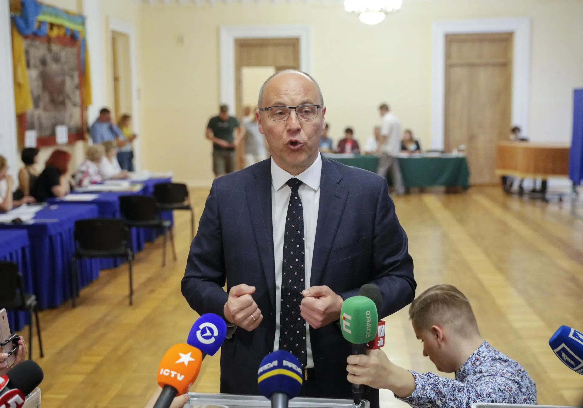 Kiev (Ucrânia), Andriy Parubiy, ex-presidente do Parlamento ucraniano, fala à imprensa em julho de 2019. Parubiy foi morto a tiros em Lviv neste sábado, 30 de agosto de 2025