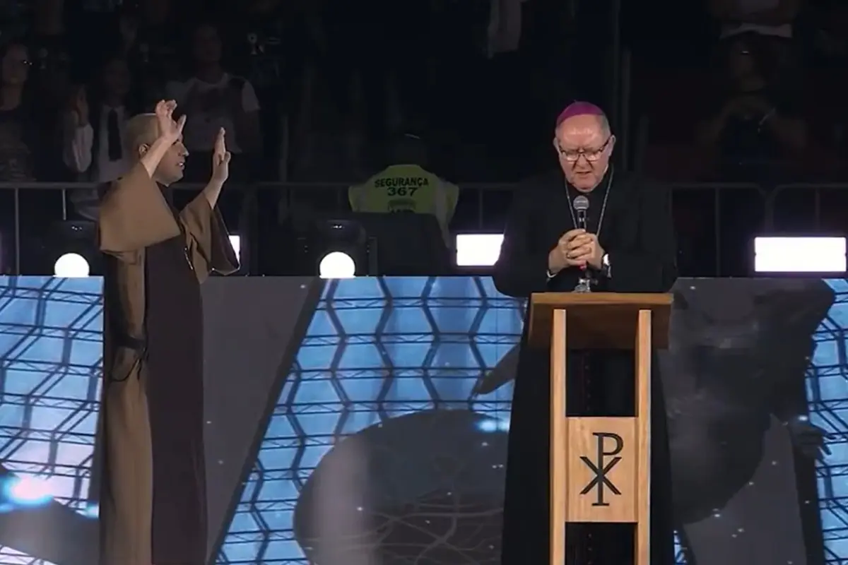 Em evento com 80 mil pessoas em Brasília, Bispo de Goiás pede que Nossa Senhora impeça o comunismo no Brasil.