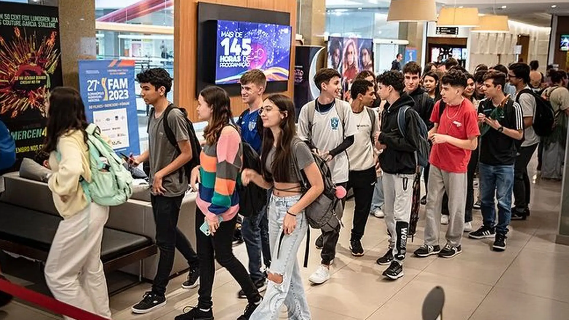 Mostra de cinema do Florianópolis Audiovisual Mercosul  a cada ano atrai grande número de jovens.