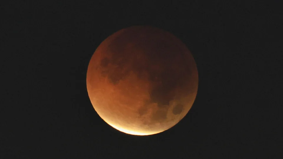Eclipse Lunar Total, comumente chamado de Lua de Sangue, em março de 2026.