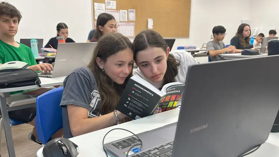 No Colégio Suíço-Brasileiro, o aprendizado vai além da sala de aula. Somos uma Escola de Referência Google for Education, usando a tecnologia para transformar a educação e preparar os alunos para o futuro.