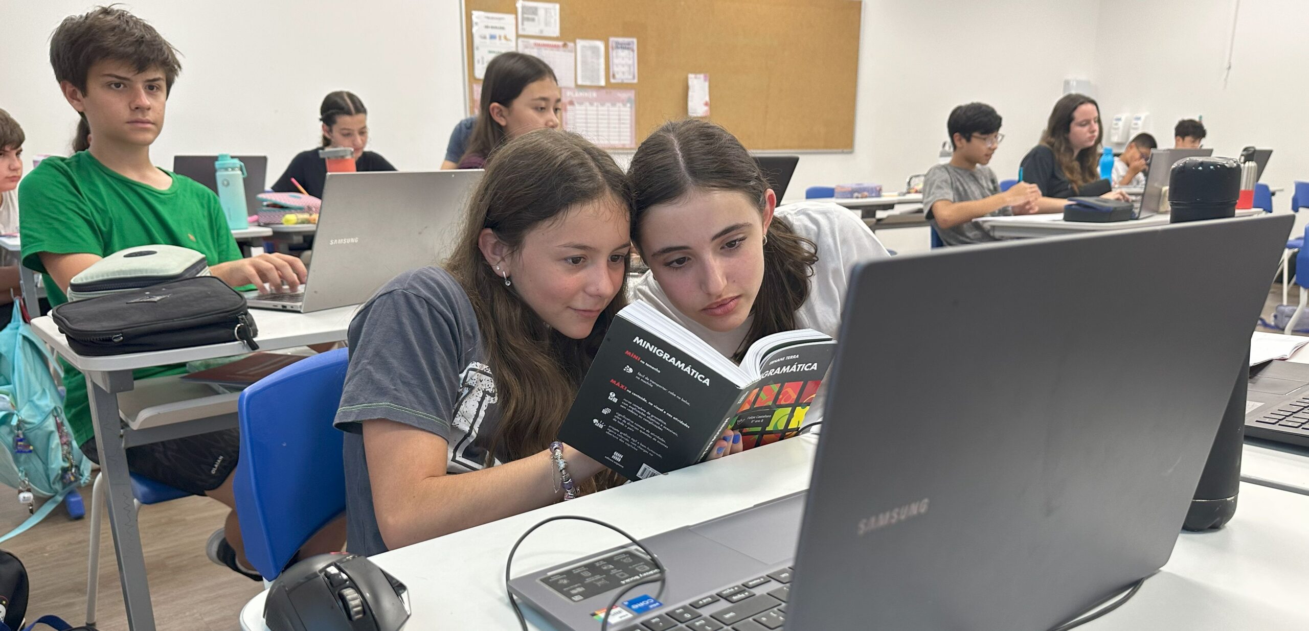 No Colégio Suíço-Brasileiro, o aprendizado vai além da sala de aula. Somos uma Escola de Referência Google for Education, usando a tecnologia para transformar a educação e preparar os alunos para o futuro.