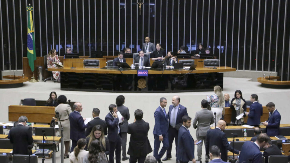 Sistema Nacional de Educação é aprovado na Câmara e volta ao Senado