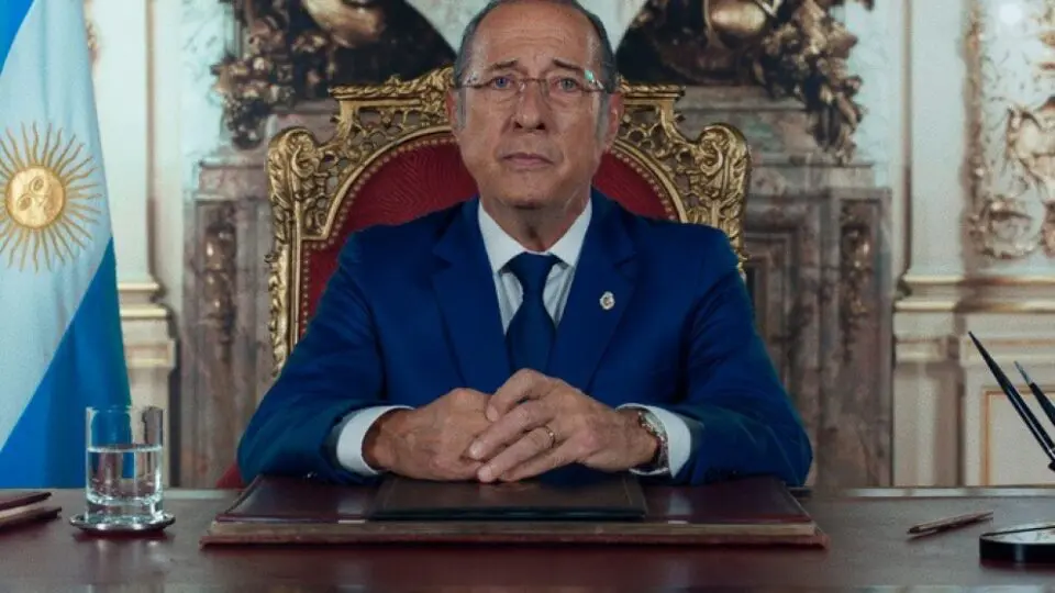 Guillermo Francella na pele de um dos 16 personagens que ele interpreta em "Homo Argentum"