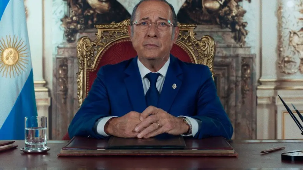 Guillermo Francella na pele de um dos 16 personagens que ele interpreta em "Homo Argentum"