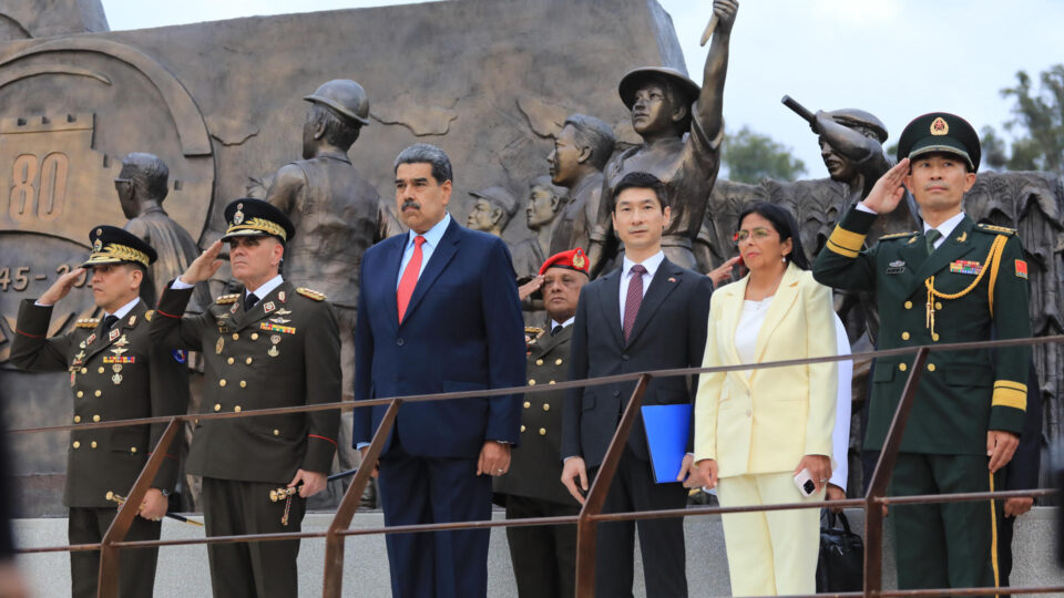 Grupos chavistas agrediram participantes de missa por presos políticos na Venezuela, denuncia ONG