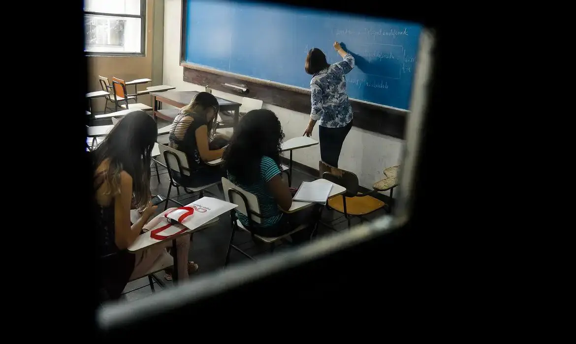 Sistema Nacional de Educação traz banco de dados e novas comissões para coordenar políticas públicas.