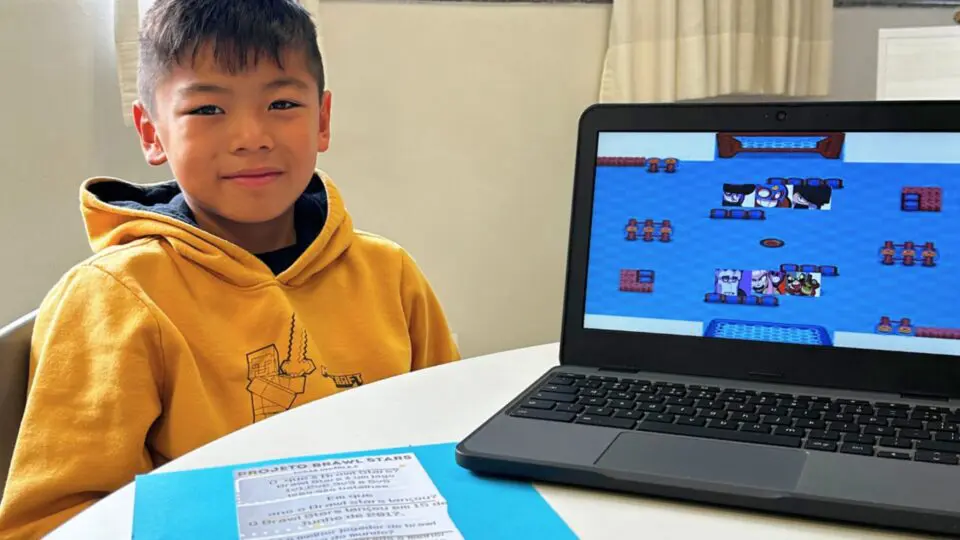 O aprendizado é uma aventura no Colégio Suíço-Brasileiro! Com a ajuda dos computadores, os alunos criam, aprendem e se divertem muito.