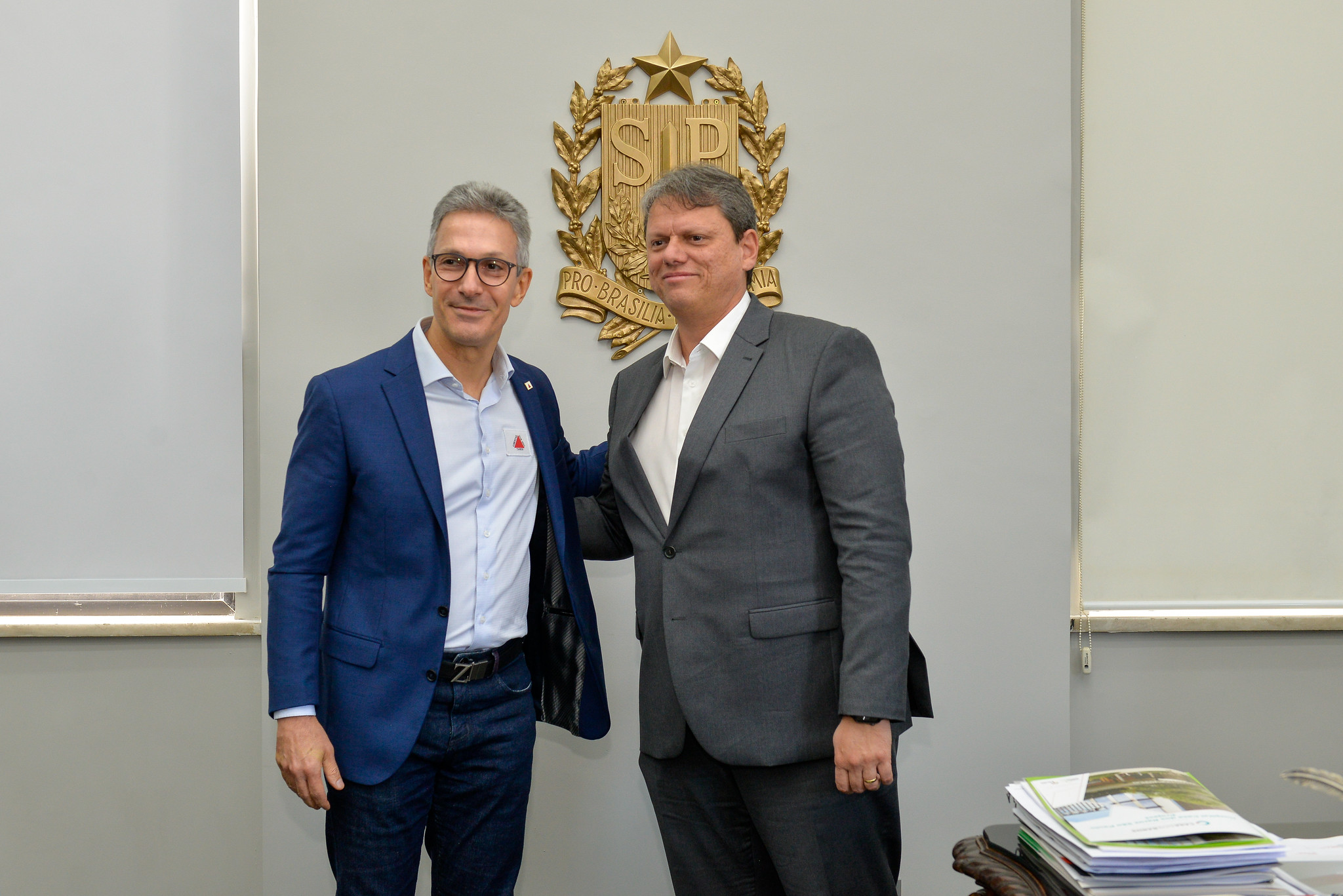 Governadores Tarcísio e Zema adotam discurso pró-anistia e vão participar de ato na Paulista.