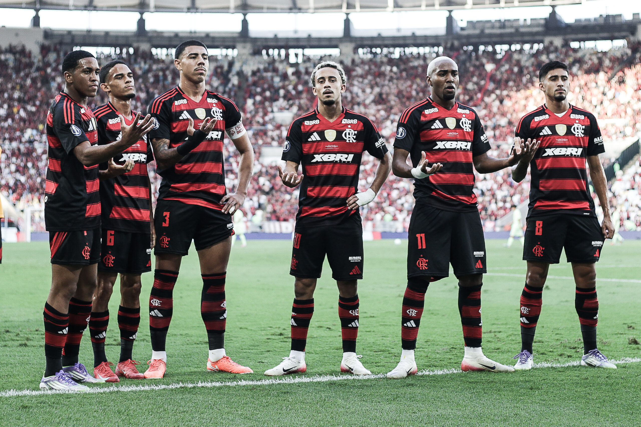 ONG que lucrou com ações contra racismo agora volta seus holofotes para o futebol: Flamengo é o primeiro alvo