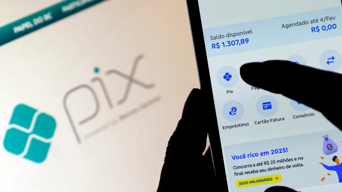 Com 290 milhões de transações e R$ 164,8 bilhões movimentados, Pix tem novo recorde para um dia. Sistema é alvo de investigação por parte dos EUA e sofreu série de ataques hacker nos últimos meses