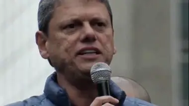 Tarcísio de Freitas avenida Paulista Bolsonaro anistia Hugo Motta