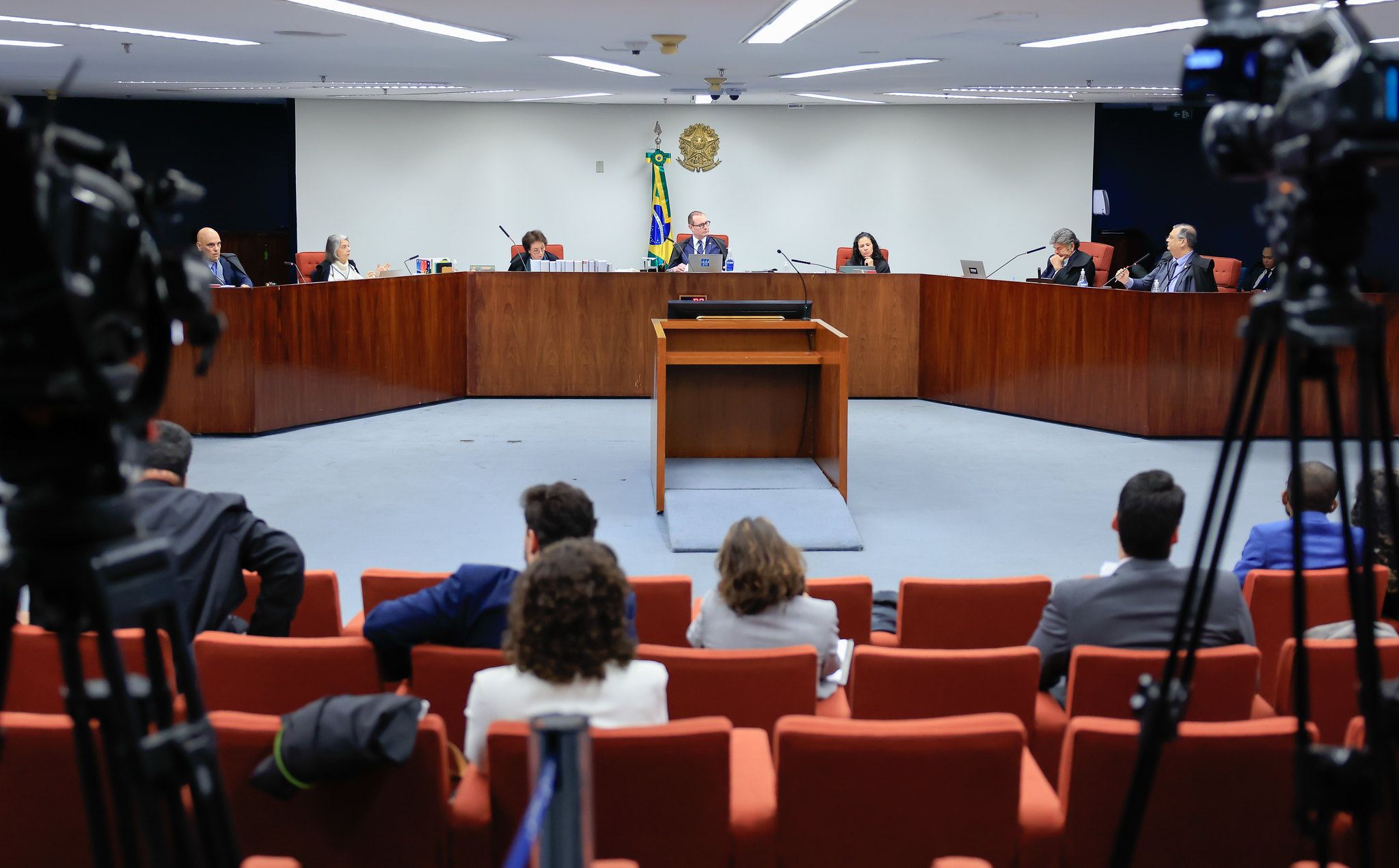 Primeira Turma do STF retoma nesta terça (9) o julgamento de Bolsonaro e mais sete réus