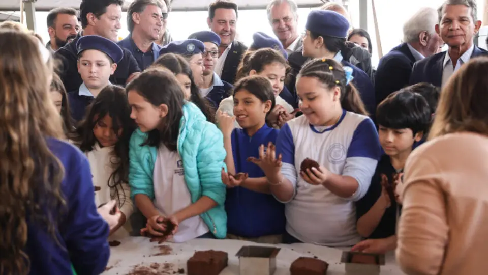 A produção das crianças será preservada e utilizada tanto nas obras quanto em exposições futuras do Pompidou em Foz do Iguaçu.
