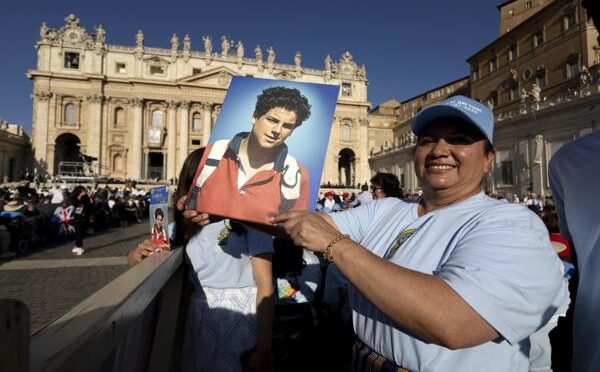 Saiba quais foram os milagres de São Carlo Acutis, que acaba de ser canonizado