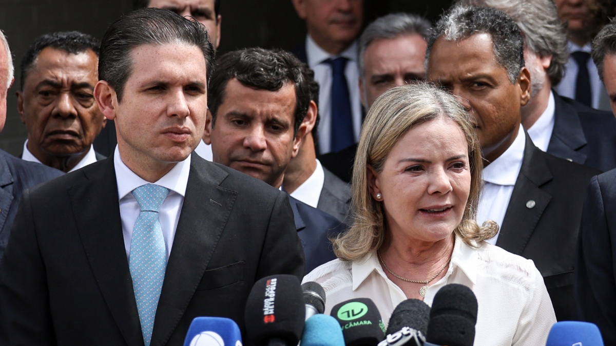 Motta diz que votará isenção do IR até R$ 5 mil e Gleisi afirma ter aval de “todos” à proposta