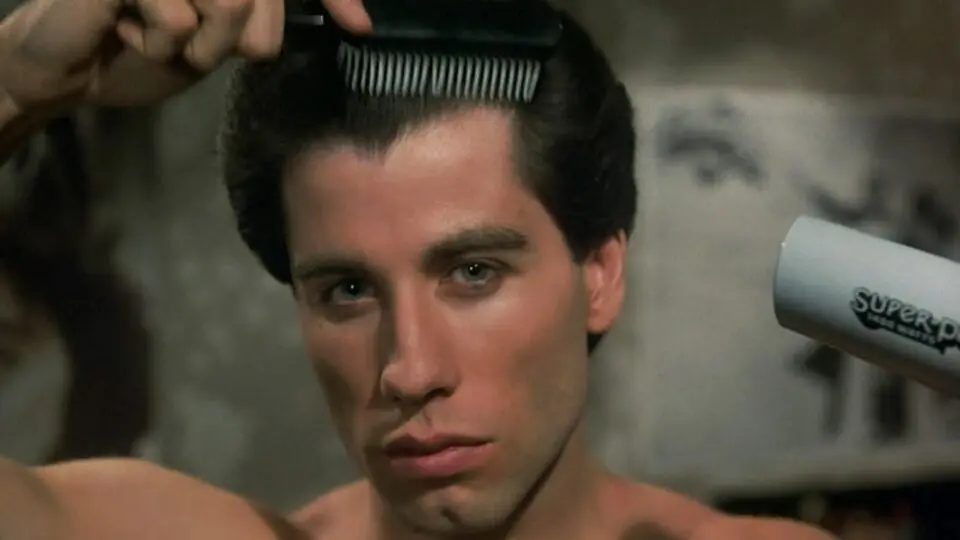 Stigwood percebeu que John Travolta tinha enorme potencial para fazer sucesso no cinema