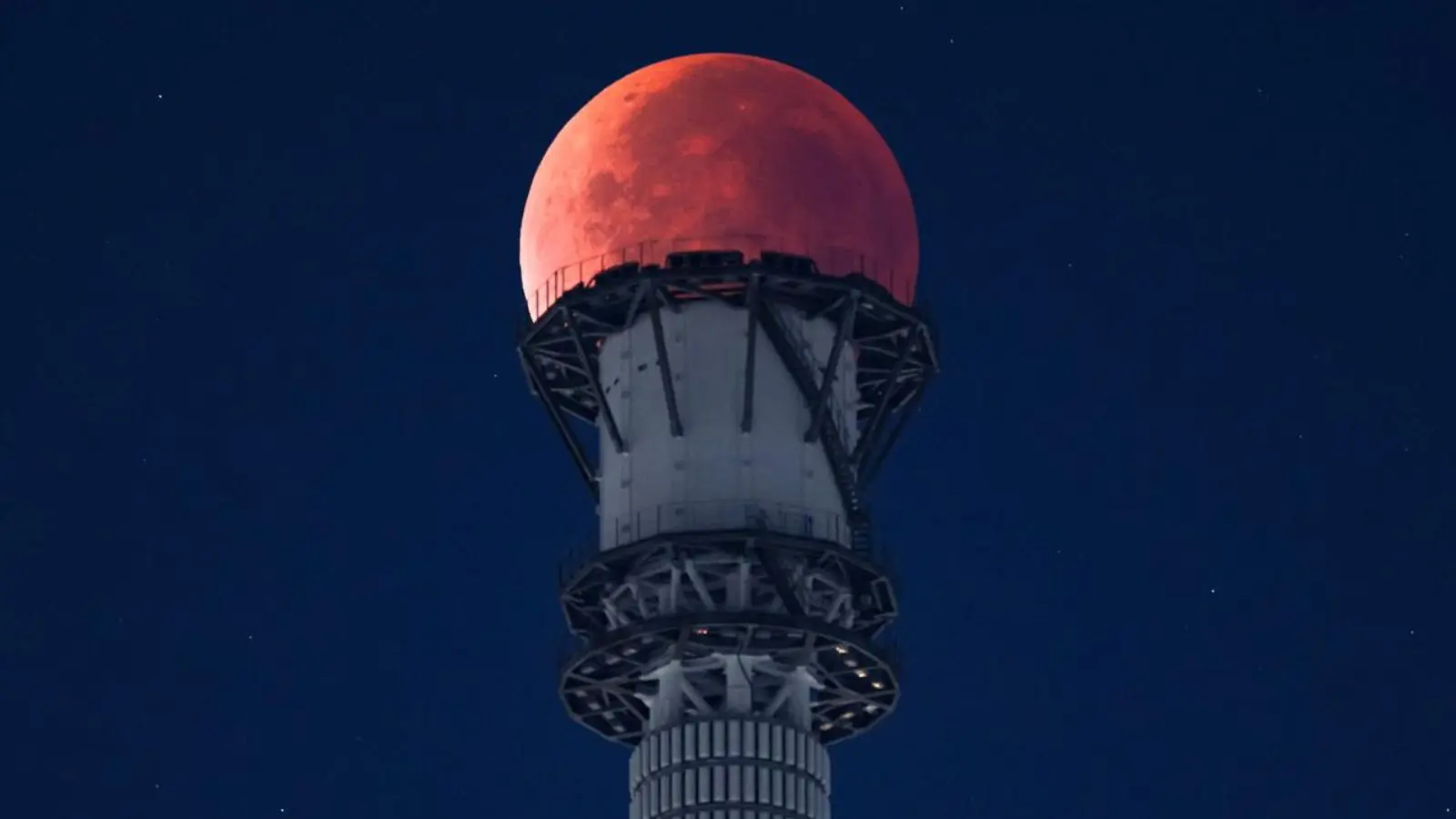 Lua de Sangue, no eclipse lunar total de setembro.