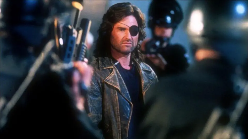 Em Fuga de Los Angeles, Kurt Russell volta ao personagem Snake