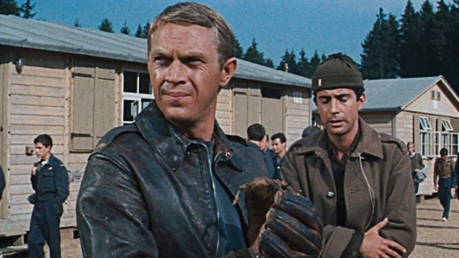 Steve McQueen é o astro de "Fugindo do Inferno"