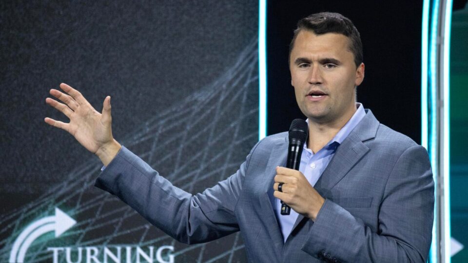 Autoridades dos EUA identificam suspeito de assassinar Charlie Kirk