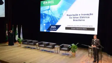 Sandoval Feitosa Neto, o diretor-geral da Agência Nacional de Energia Elétrica (Aneel), abriu a conferência sobre energias inteligentes